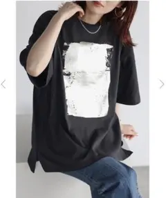 【新品】ボンジュールサガン 箔プリントビッグシルエットTシャツ チャコールグレーのサムネイル