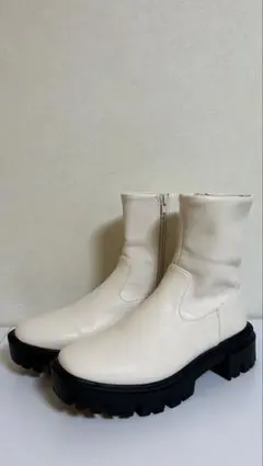 ホワイト 厚底 サイドゴアブーツ