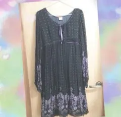 お値下げ☆美品☆Ekcotin 大人可愛い　黒と紫のドット柄長袖ワンピース