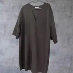 ZARA TRF ブラック Vネック ダンボール ワンピース Sのサムネイル