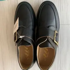 バックル付きブラックローファー