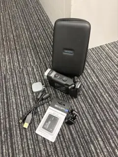 【極美品】ZOOM ズーム ハンディ ビデオカメラレコーダー Q4n 動作良好のサムネイル