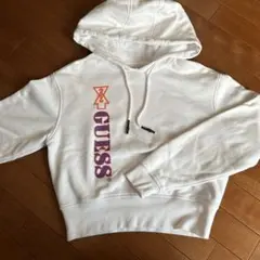 美品⭐︎GUESS クロップドパーカー ホワイト