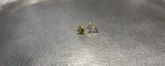 ゴールドとクリアのスタッドピアス