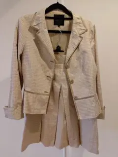 LANVIN collection ランバンコレクション　ベージュ スーツ 38