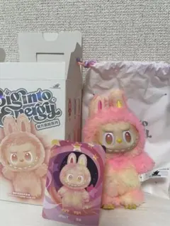 2025年最新】Labubu ぬいぐるみ ピンクの人気アイテム - メルカリ