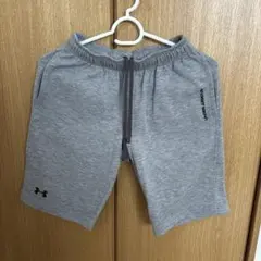 UNDER ARMOUR 半ズボン YLG グレー
