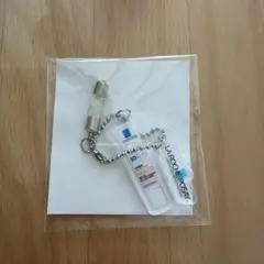 新品未開封　LA ROCHE-POSAY UVビーズ付きチャームのサムネイル