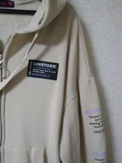 【LOVETOXIC】美品パーカー　通学にも♪