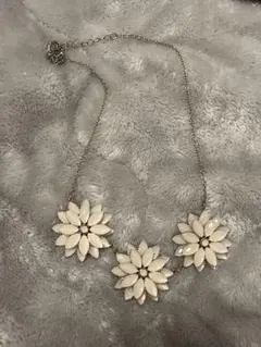 花モチーフ ネックレス H&Mのサムネイル
