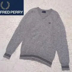 極美品！FRED PERRY　ウール100%ニット　M　グレー　胸元ロゴ刺繍