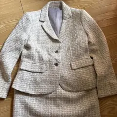 ホワイト系ツイードスカートスーツ