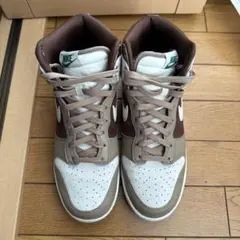 Nike ブラウン ホワイト ハイカットスニーカー