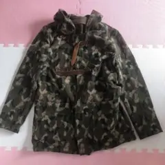 アーバンリサーチ《フード付迷彩柄コート》