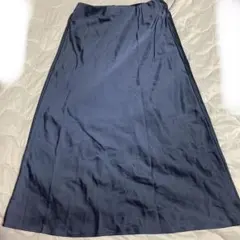 GU ロングスカート　サテン素材　紺色　XLサイズ