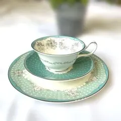 ウェッジウッド プシュケ トリオ カップ&ソーサーとプレート - メルカリ