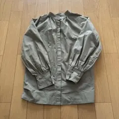 グリーンレーベルリラクシング　カーキ スタンドカラー パフスリーブシャツ