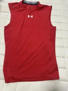 Under Armour レッド ノースリーブ アンダーシャツ　MD