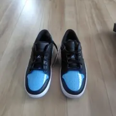 NIKE ウィメンズエアジョーダン1NOVA 23cm - メルカリ