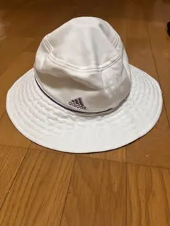 adidas バケットハット ホワイト ストライプ
