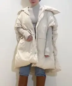 ミラオーウェンオーバーサイズダウンポンチョダウンベストコートエトレトウキョウ Mila Owen（ミラオーウェン）の「ビッグカラーポンチョコート