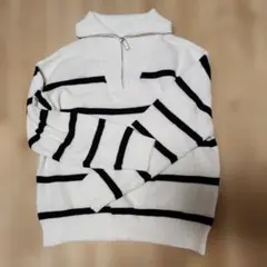 未使用白と黒のストライプ ハイネックニット