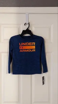 【新品】UNDER ARMOUR ネイビー長袖Tシャツ　5T