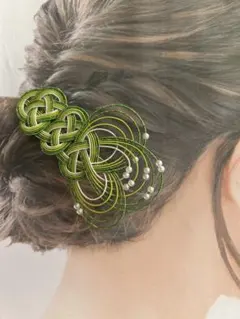 あわじ結びのヘアクリップ　髪飾り　水引アクセサリー　グリーン　【ハンドメイド】