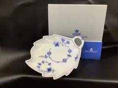【美品】ロイヤルコペンハーゲン ブルーフルーテッド プレイン リーフディッシュのサムネイル