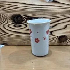 赤い花柄の和風タンブラー