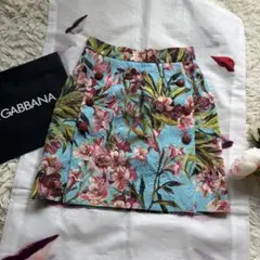 【オスカル】 新品 DOLCE&GABBANA フレアスカート 花柄 オスカル様専用】 新品 DOLCE&GABBANA フレアスカート 花柄 - メルカリ