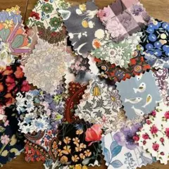 ハンドメイド　リバティ　布シール　フレークシール　大きめ35枚♡