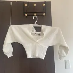 ホワイトリブ編みクロスオーバートップス