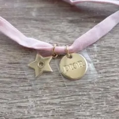 Dior ピンクリボン チャーム