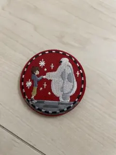 新品未使用第二弾ディズニー刺繍缶バッジ　ベイマックス　赤　バンダイ