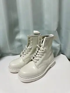 ホワイト ブーツ