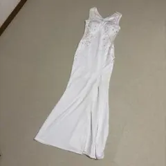 ホワイト刺繍タイトドレス