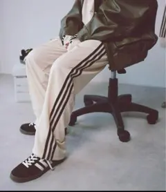 ベッケンバウアートラックパンツ　adidas ジェンダーニュートラル　ジャージ