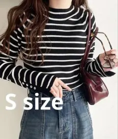袖ボタンハイネックリブニット ボーダー