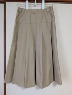 新品 H&M プリーツスカート ベージュ 36のサムネイル