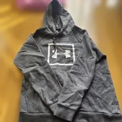 Under Armour グレー フード付きパーカー LG