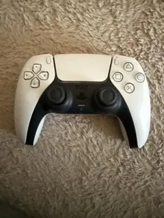 DualSense ワイヤレスコントローラー ホワイト/ブラック