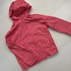 ユニクロ　ポケッタブルパーカー☆130 収納可能