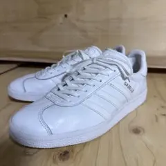 【美品】アディダス GAZELLE BB5498 ホワイト 26.5cmのサムネイル