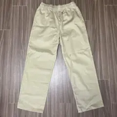 GU ベージュパンツ