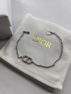 Dior シルバーブレスレット ロゴチャーム付き