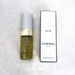 まーさん様専用 CHANEL Eau de Toilette N°19
