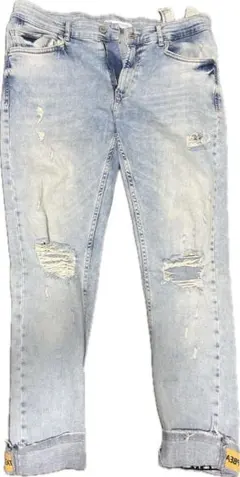 ZARA ライトブルー ダメージデニム