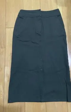 タイトスカート　カーキ