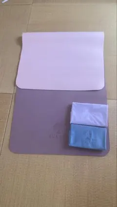 美品】 SUKALA ヨガマット 水色 収納ケース付き - メルカリ